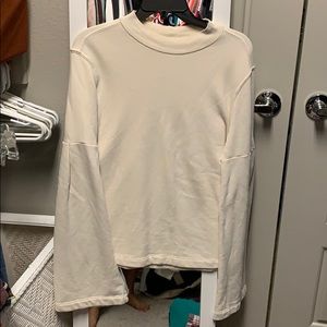 Stateside sweater with wide sleeves. Size: S